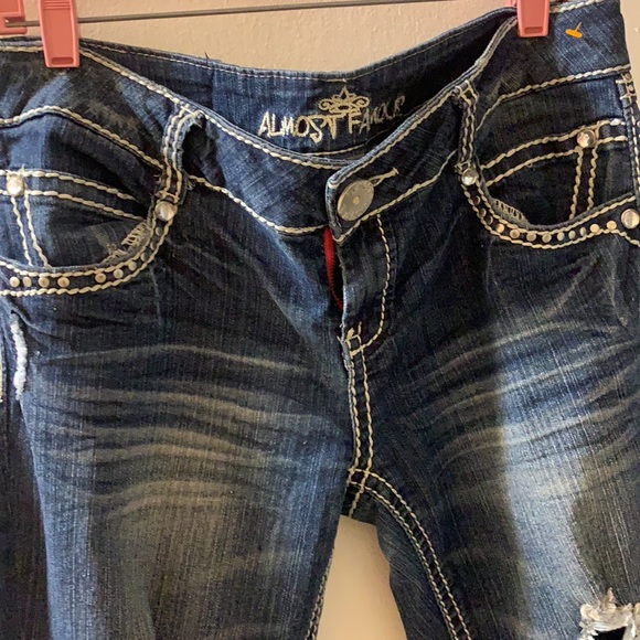 Y2K ALMOST FAMOUS CAPRIS BLUE JEANS 13 DISTRESSED CROPPED BLING STITCHING DENIM - Picture 5 of 13